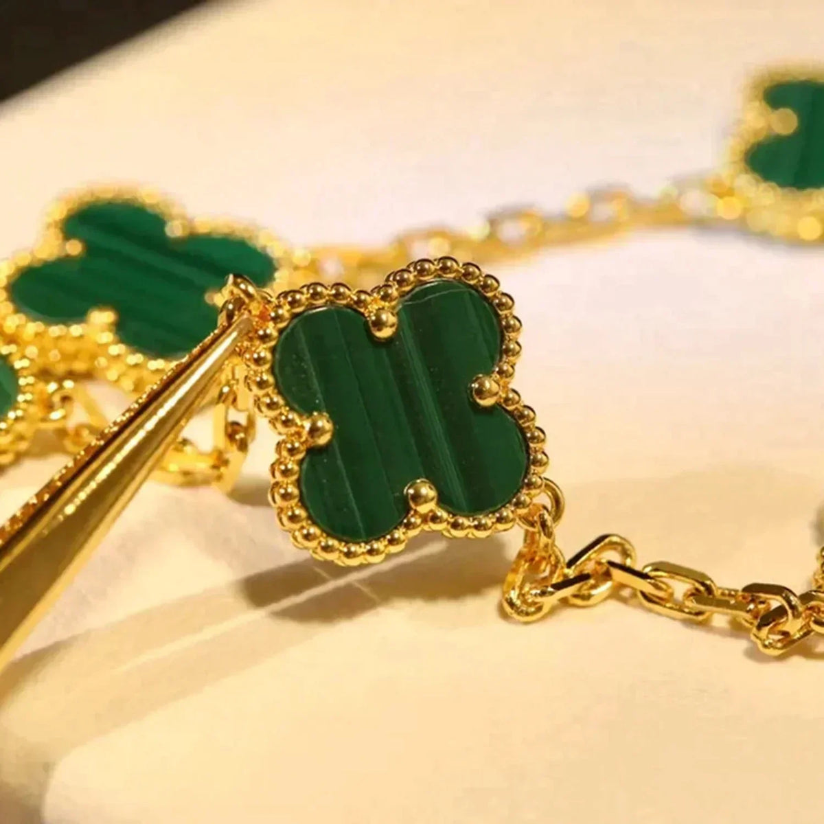 VCA CLOVER 5 MOTIF MALACHITE BRACELET COLLECTION