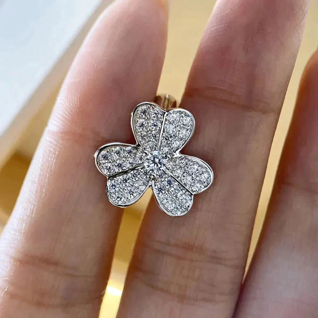 VCA CLOVER COMOS DIAMOND EARRINGS SILVER