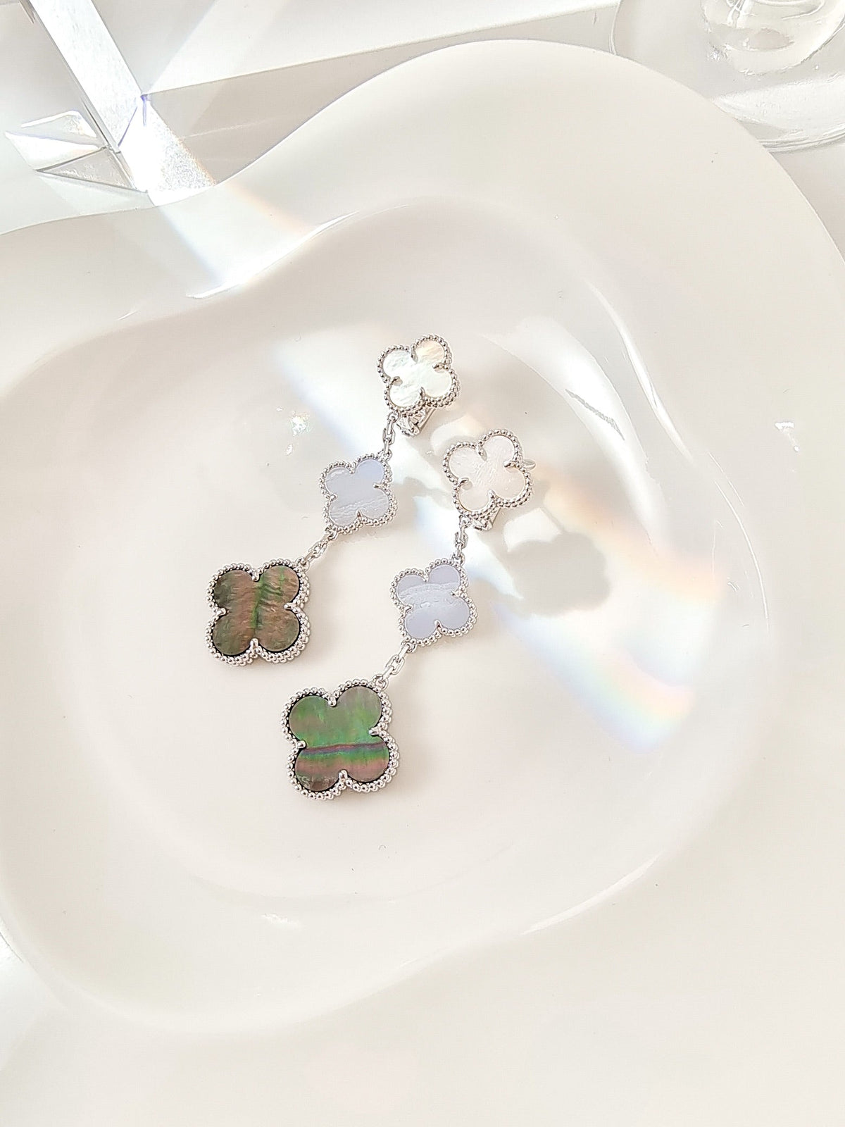 VCA CLOVER 3 MOTIFS CHALCEDONY DARK MOP SILVER EARRINGS