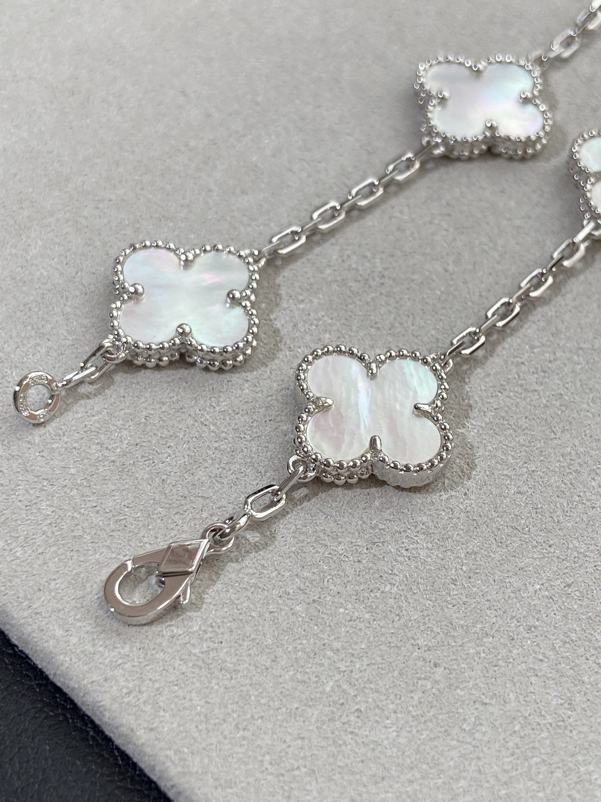 VCA CLOVER WHITE PEARL MOP 5 MOTIF BRACELET COLLECTION