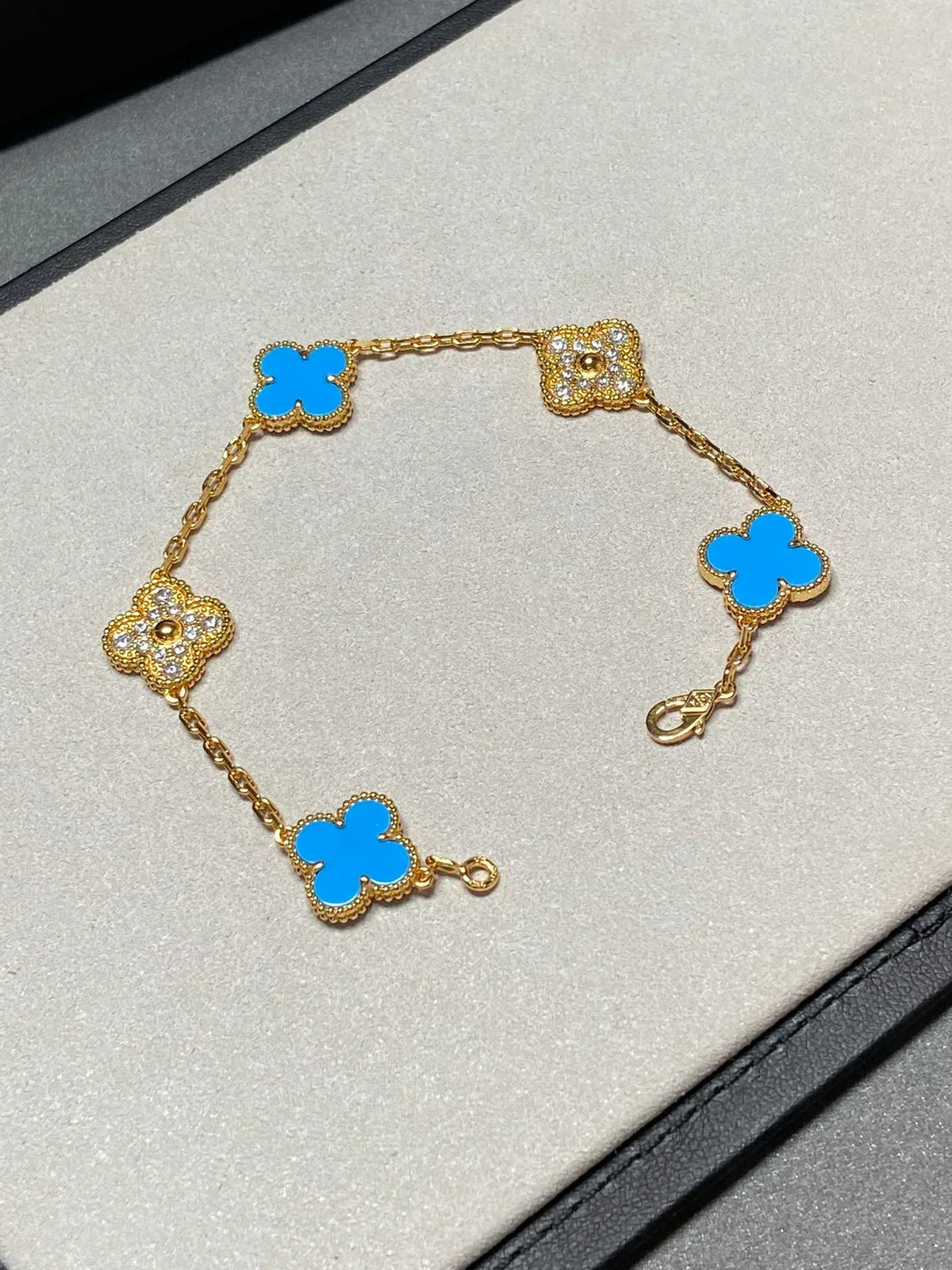 VCA CLOVER 5 MOTIF BLUE AGATE BRACELET COLLECTION