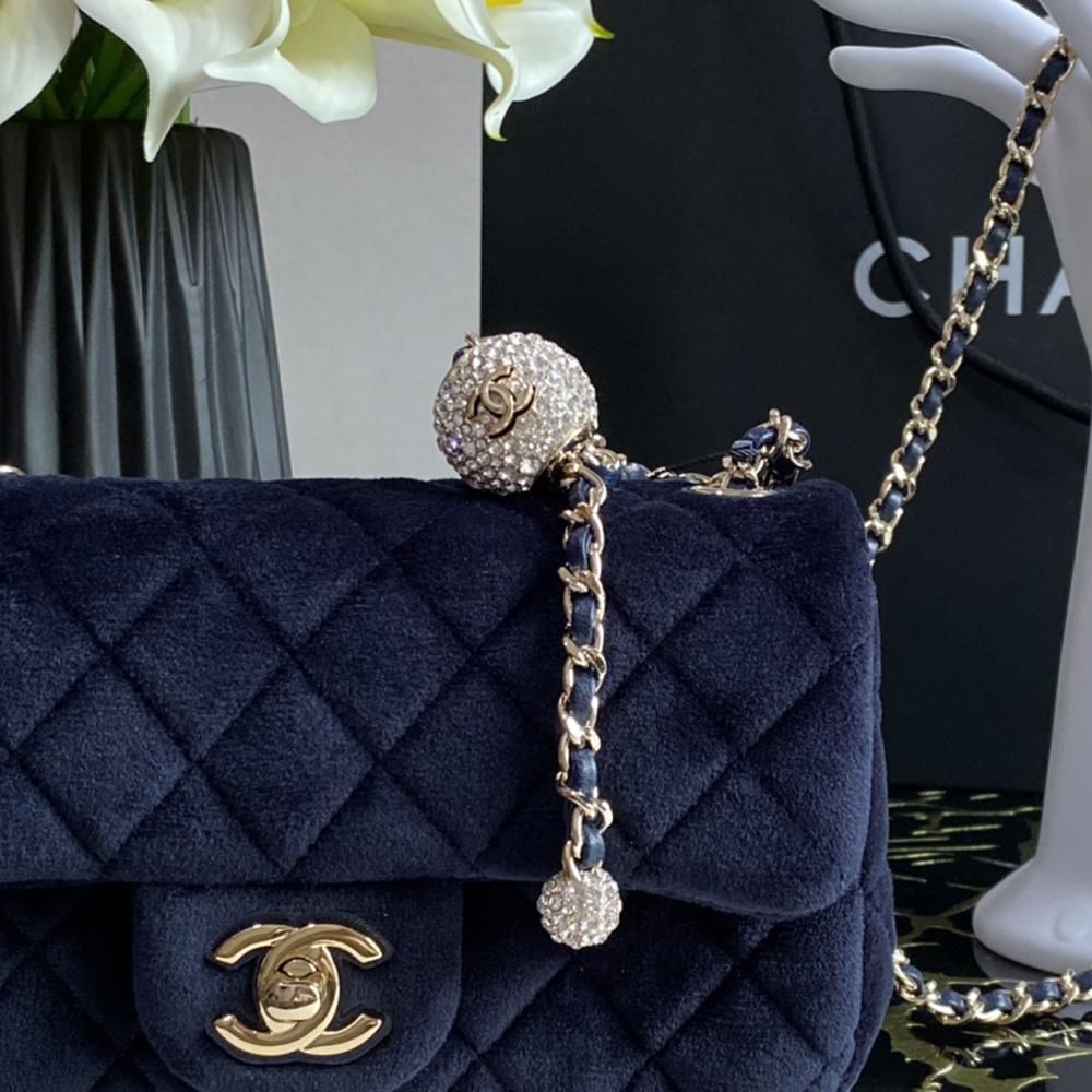 chanel-flap-bag-16 Crossbody
