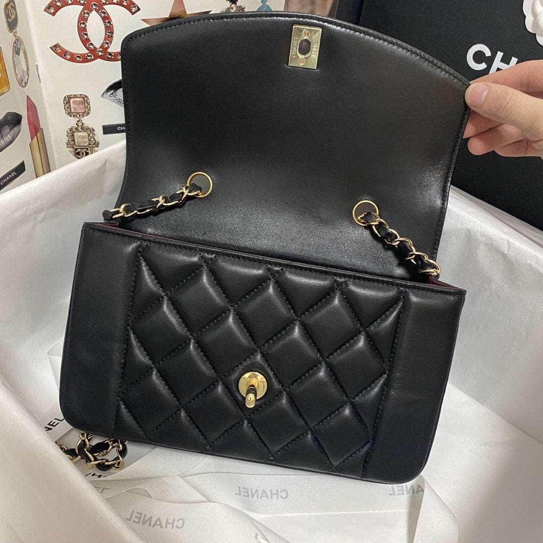 chanel-flap-bag-6 Crossbody