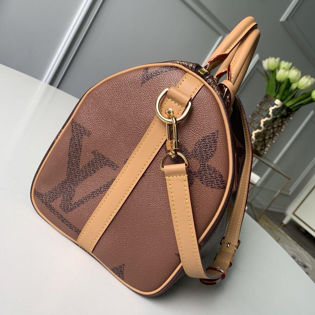 louis-vuitton-bag-25 Crossbody