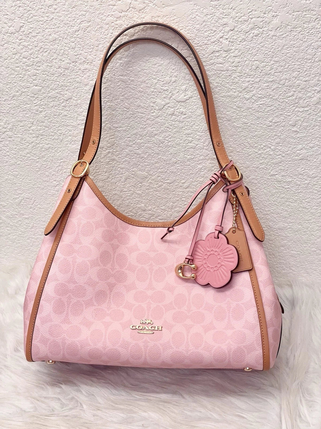 coach-erin-shoulder-bag-in-signature-canvas Shoulder