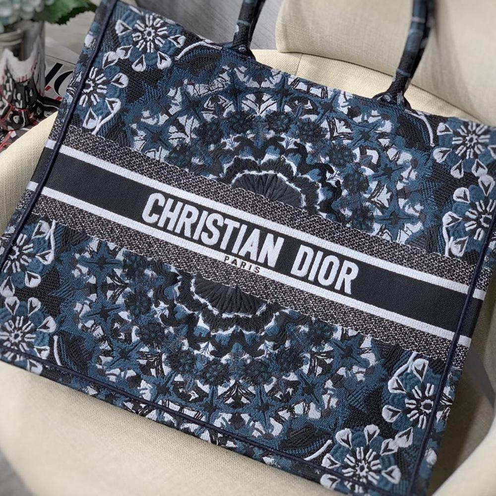 dior-book-tote-12 Tote