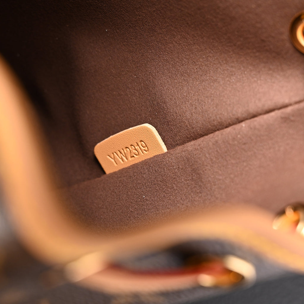 louis-vuitton-noe-bucket-bag-monogram-canvas-with-natural-leather-trim Crossbody