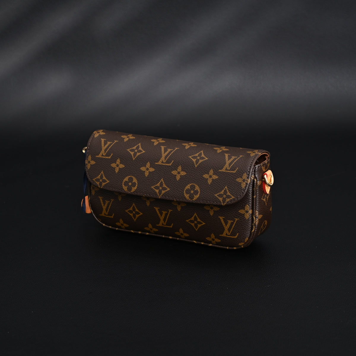 louis-vuitton-felicie-pochette-monogram-canvas-chain-wallet ohter