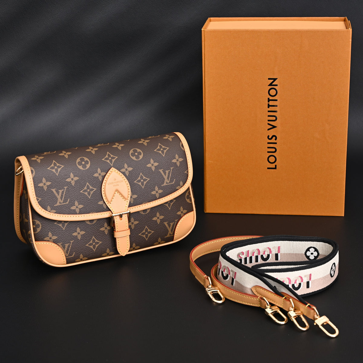louis-vuitton-croissant-bag-monogram-canvas Shoulder
