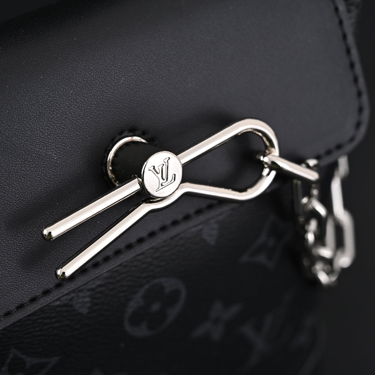 louis-vuitton-soft-trunk-messenger-monogram-eclipse-canvas-with-silver-chain Crossbody
