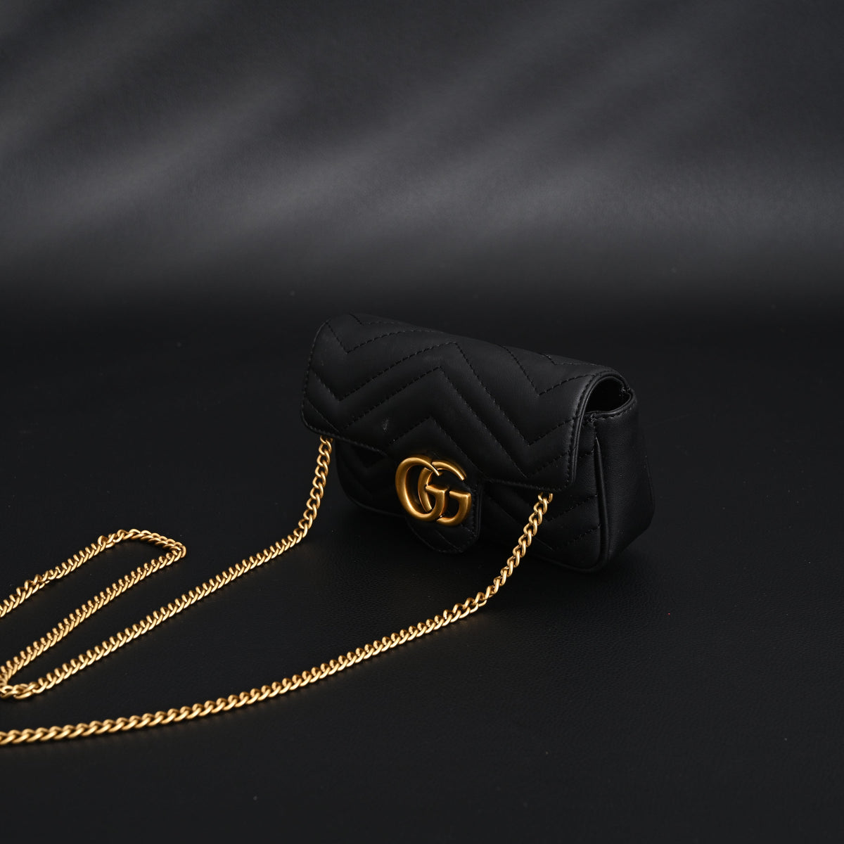 gucci-gg-marmont-matelasse-mini-shoulder-bag-black-leather-with-gold-chain Crossbody