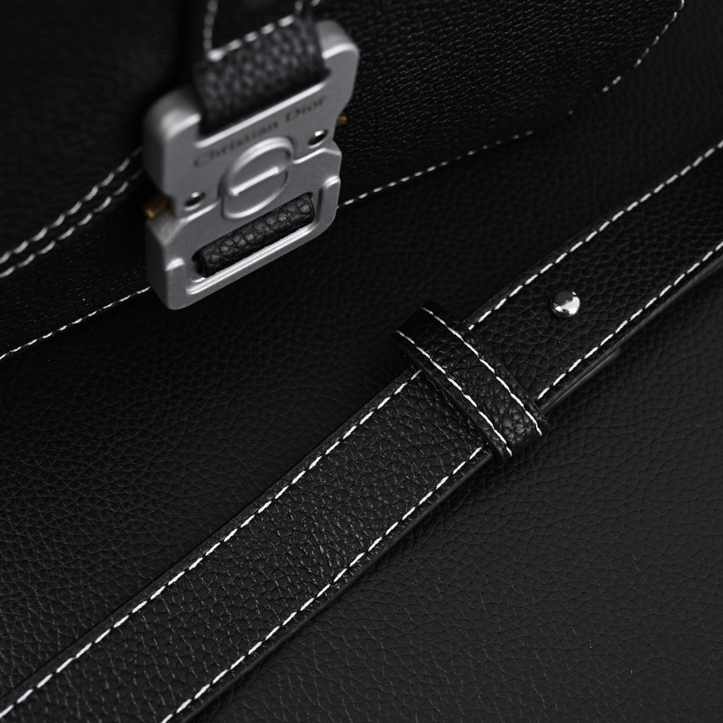 dior-saddle-crossbody-bag-black-grained-calfskin-with-silver-tone-hardware Crossbody