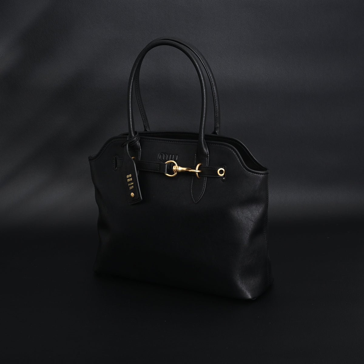 miu-miu-leather-tote-bag-classic-black Tote