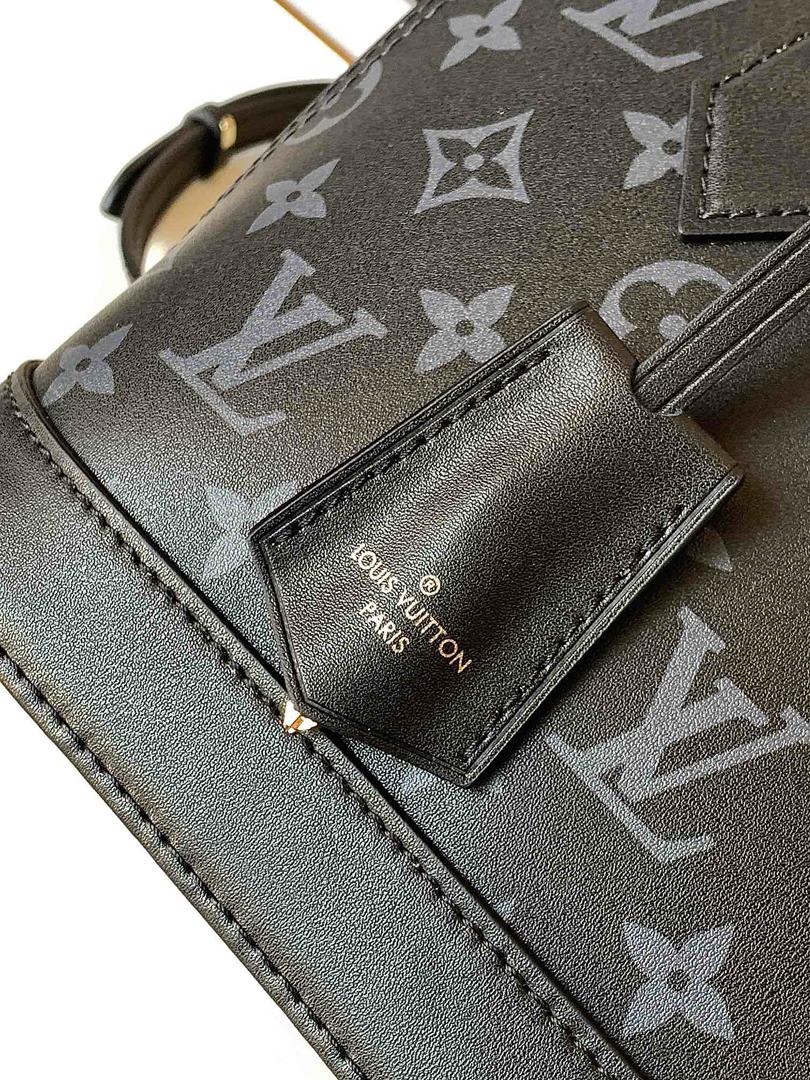 louis-vuitton-alma-bb Handle
