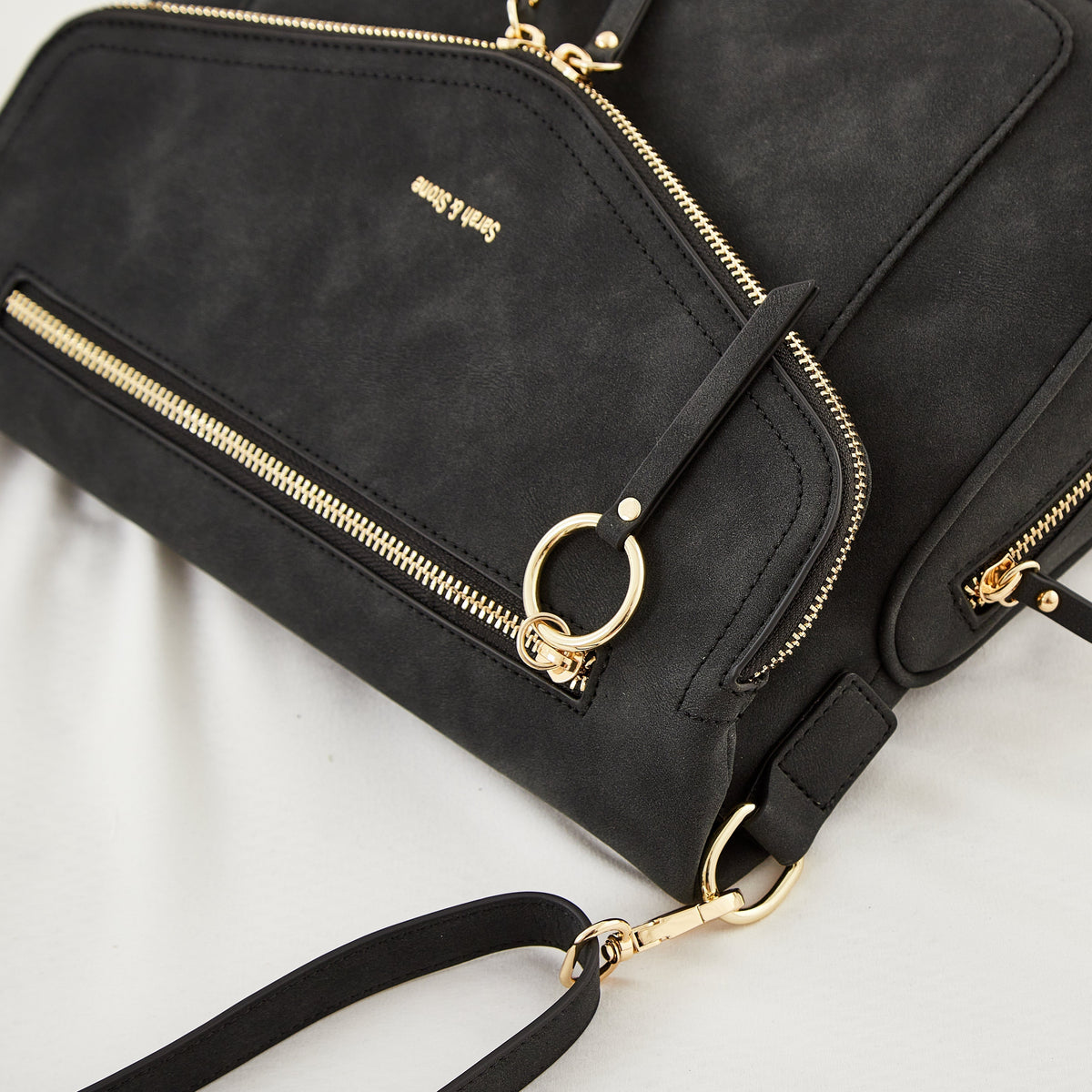 the-emila Crossbody