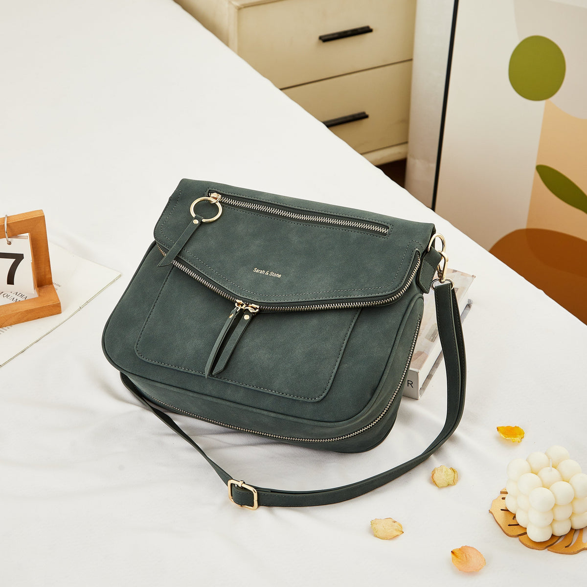 the-emila Crossbody