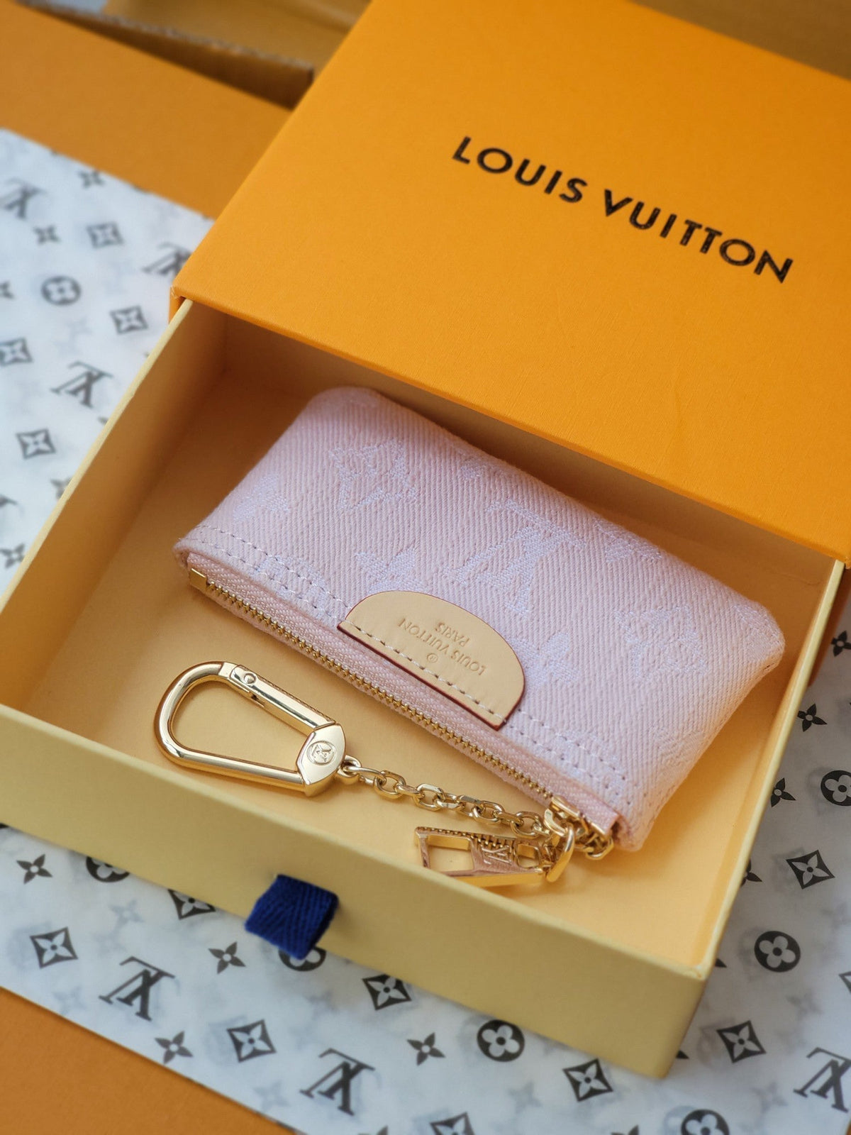 lv-denim-key-pouch-pink ohter