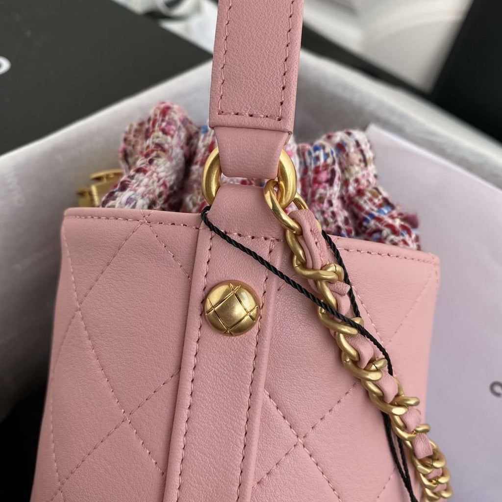chanel-2020-tweed-soul-bucket-bag-pink-copy Handle