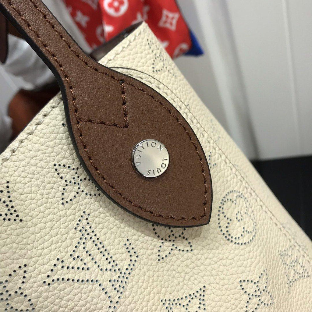 hina-pm-1 Tote
