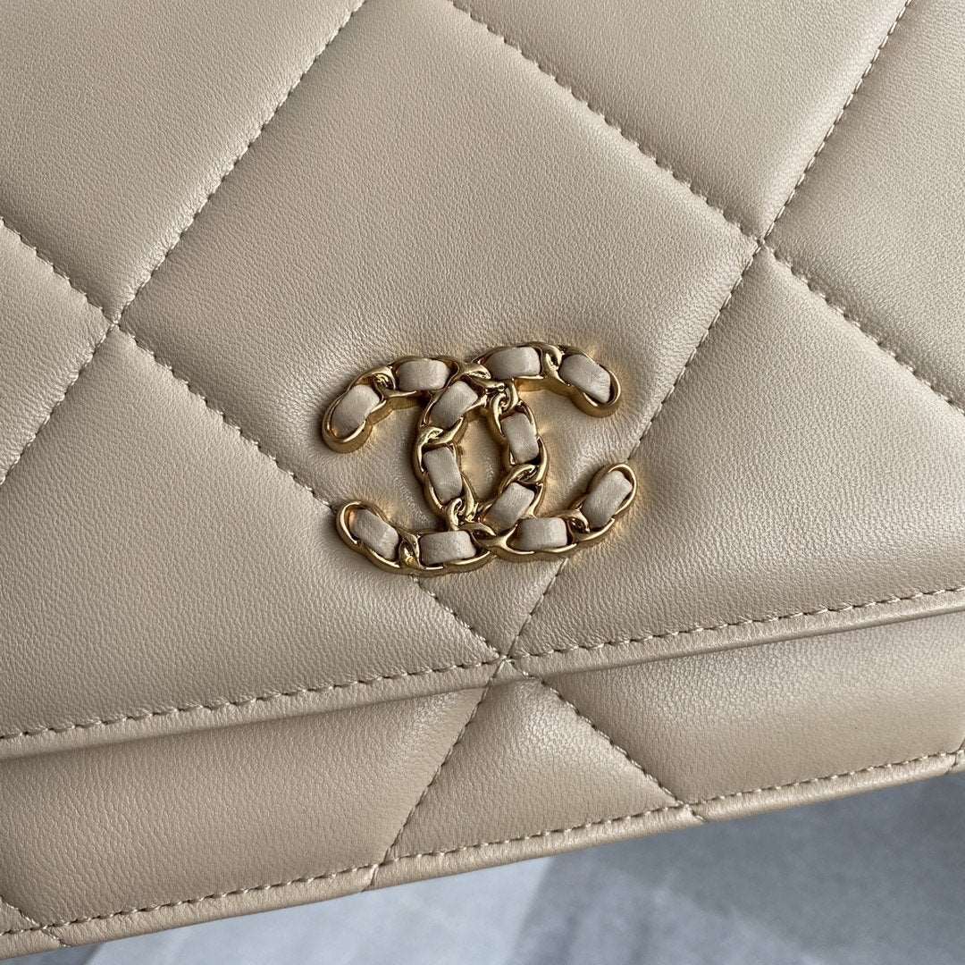 chanel-19-wallet-on-chain-woc-beige-copy ohter
