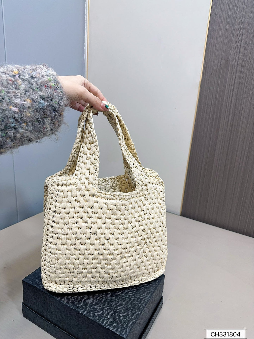 loewe-trend-straw-tote-bag-24x19cm Tote